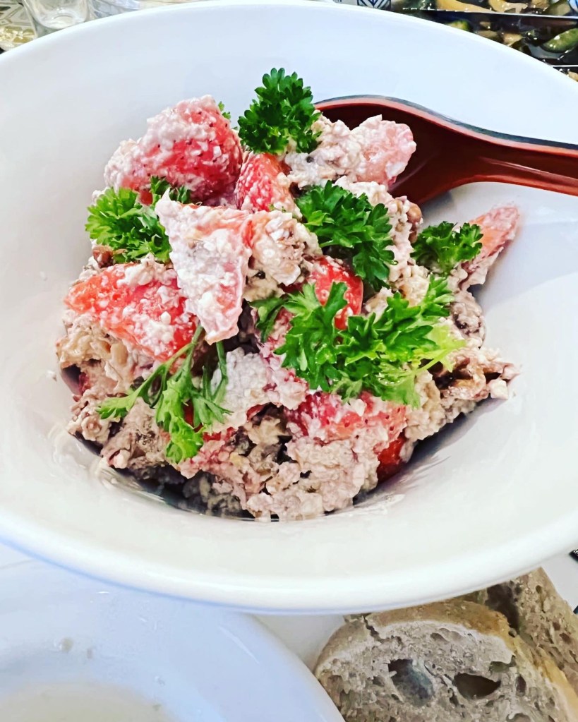 Photo of a bowl of Strawberry shira-ae